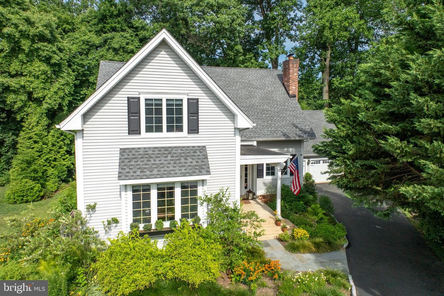 637 Huntington Drive photo 4
