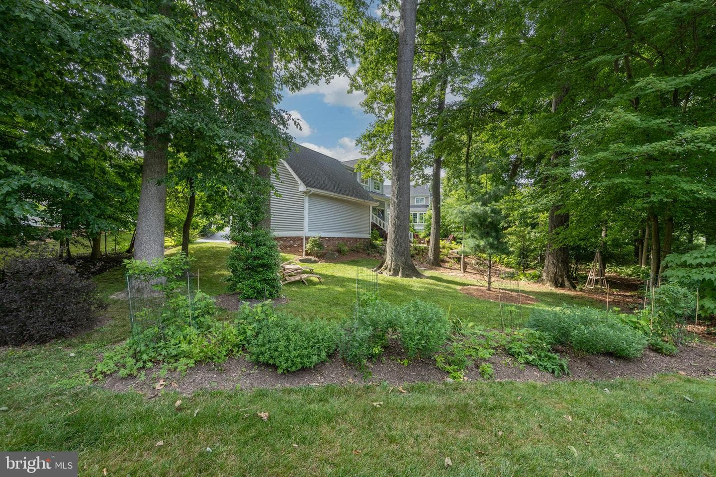 637 Huntington Drive photo 52