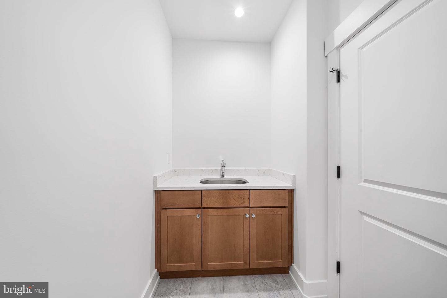 217 Namar Avenue photo 22