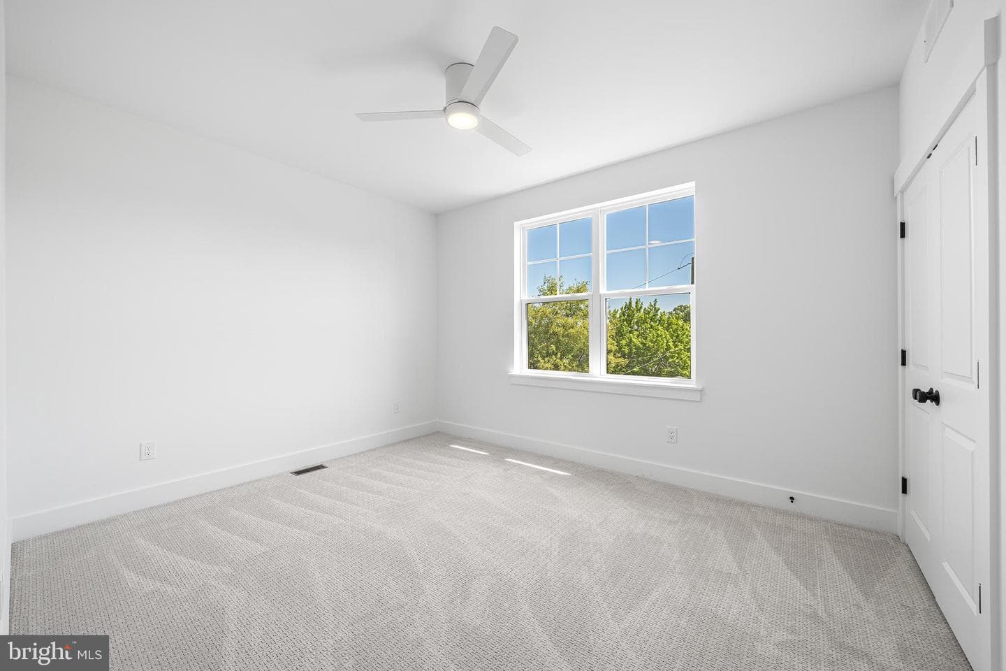217 Namar Avenue photo 32