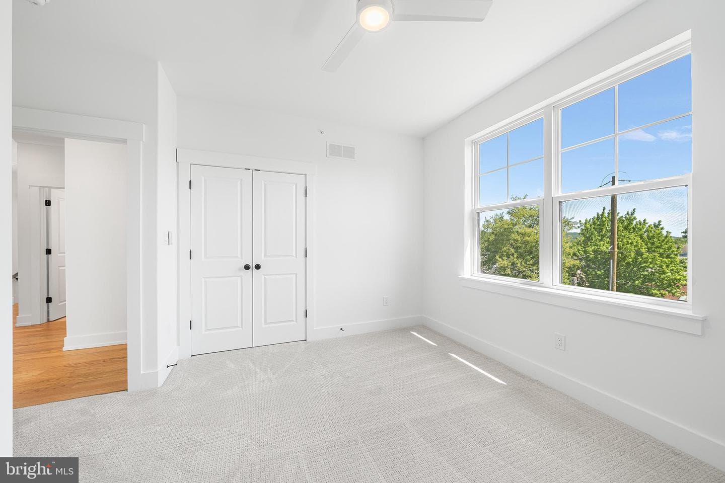 217 Namar Avenue photo 33