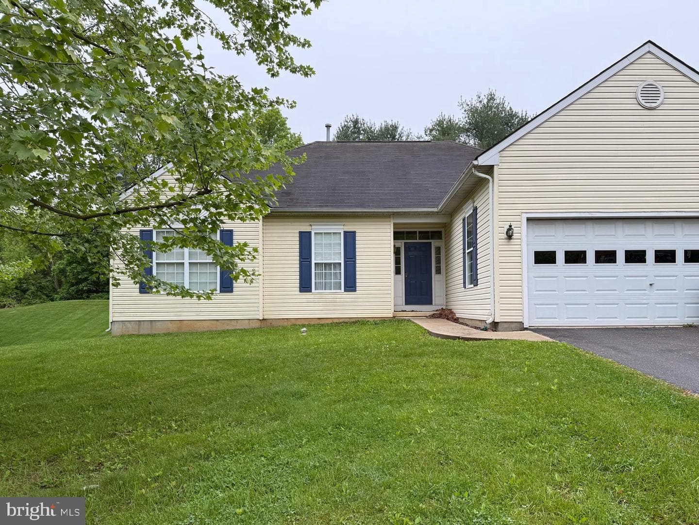 180 Milbury Road photo 1