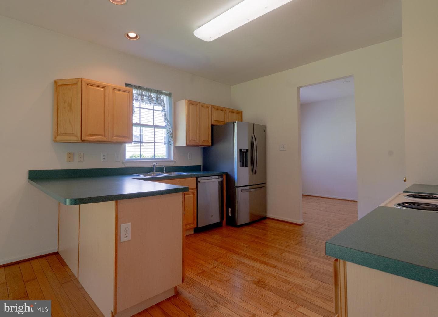 180 Milbury Road photo 10