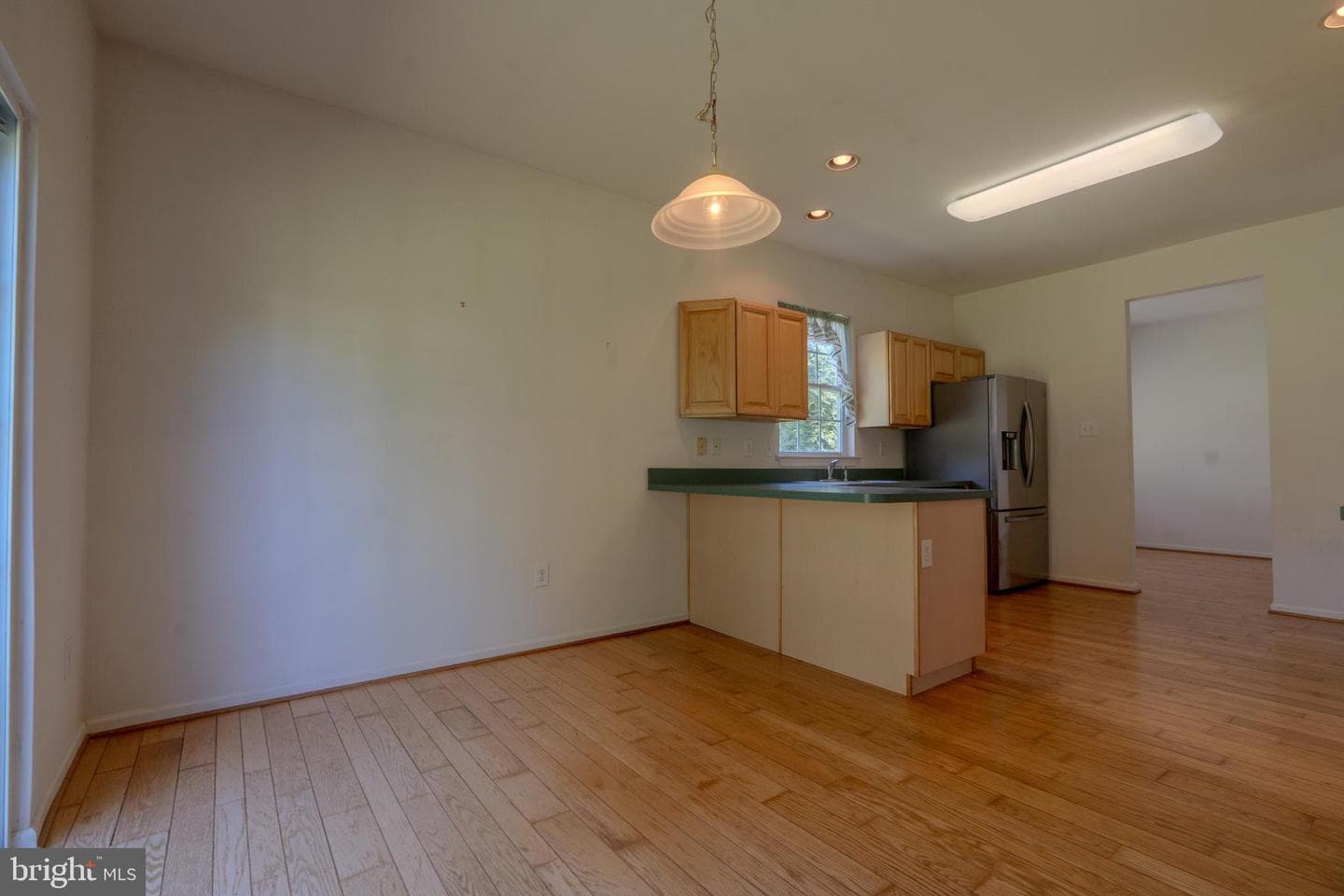 180 Milbury Road photo 12