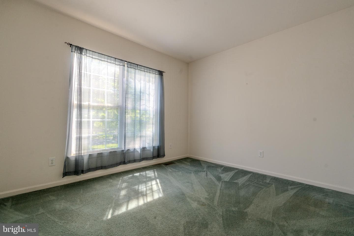 180 Milbury Road photo 19