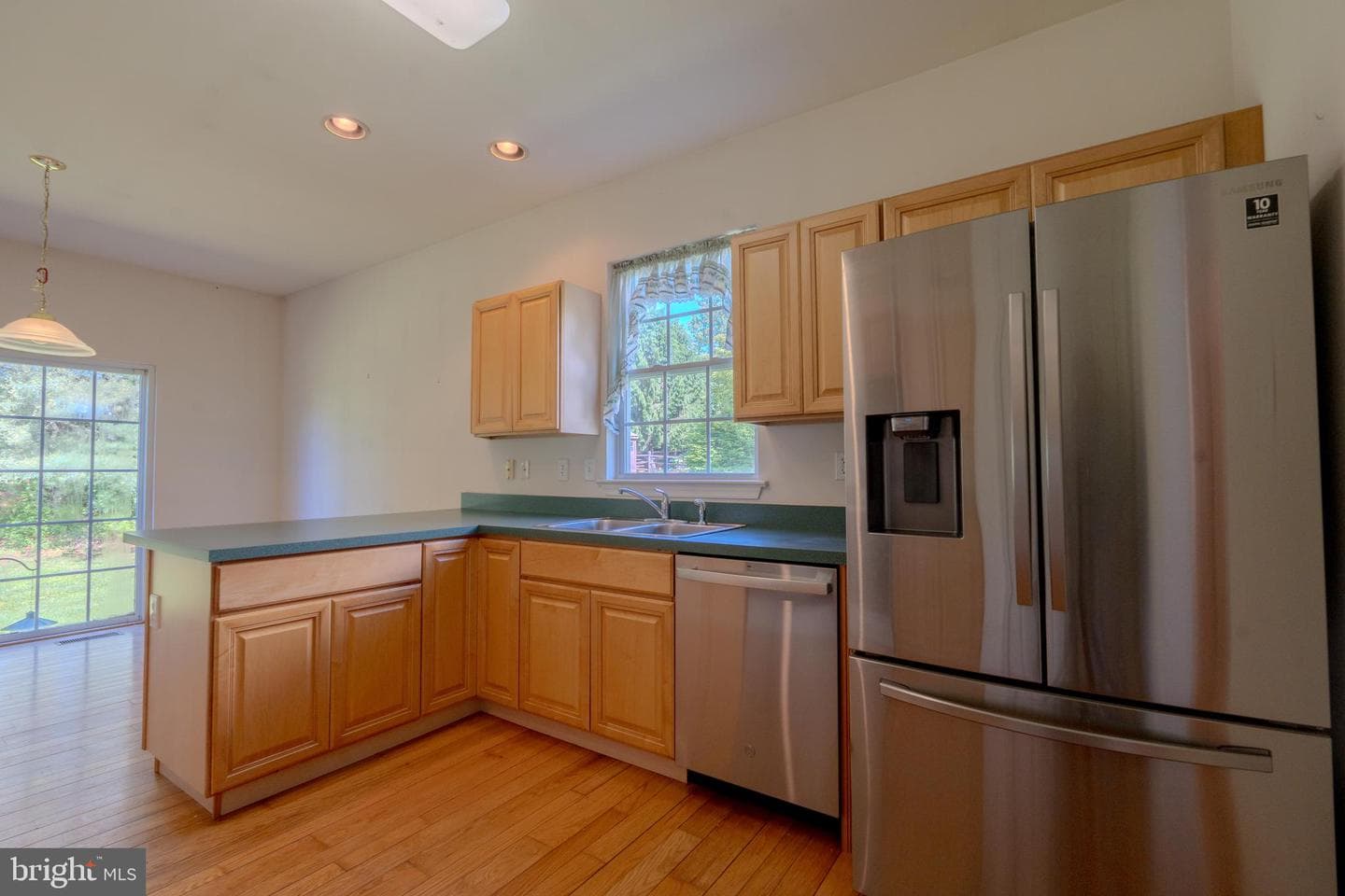 180 Milbury Road photo 9