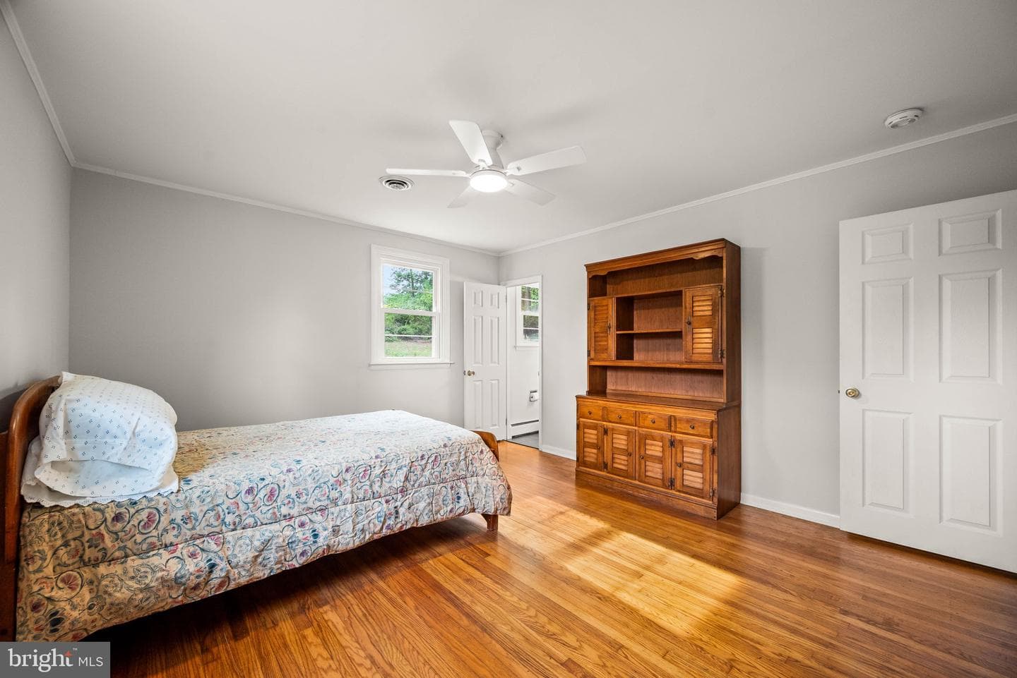 402 Rockland Avenue photo 11