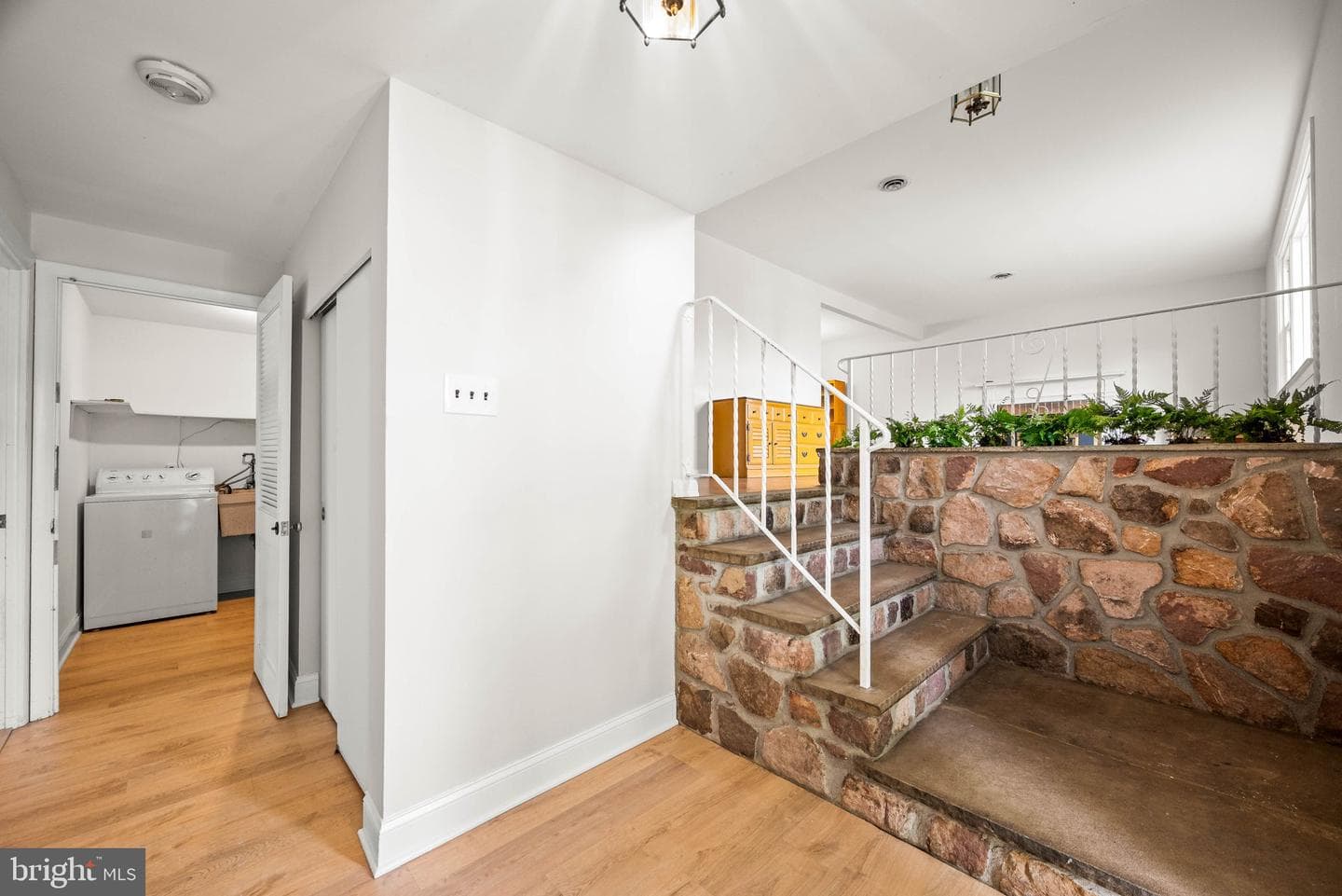402 Rockland Avenue photo 4