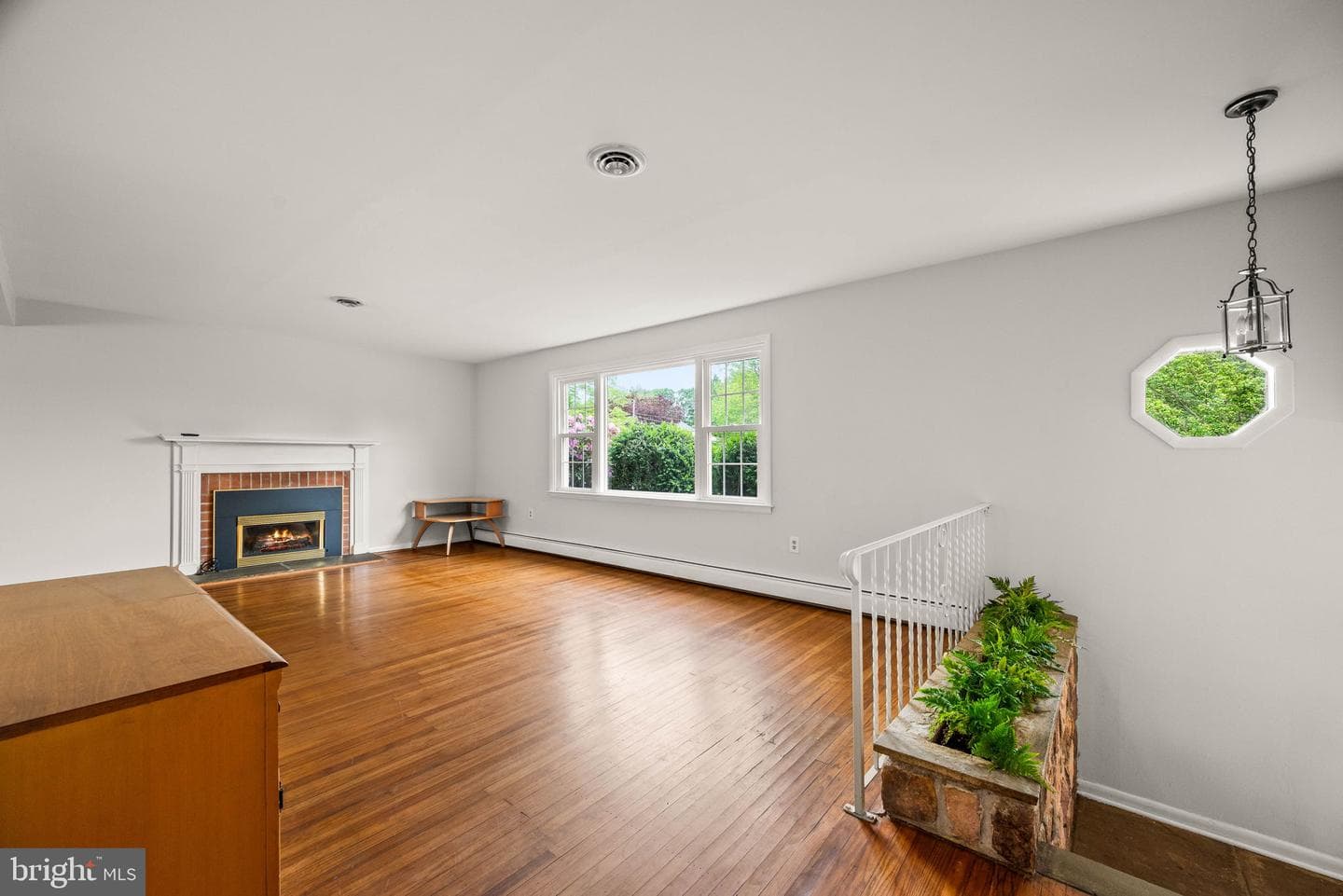 402 Rockland Avenue photo 5