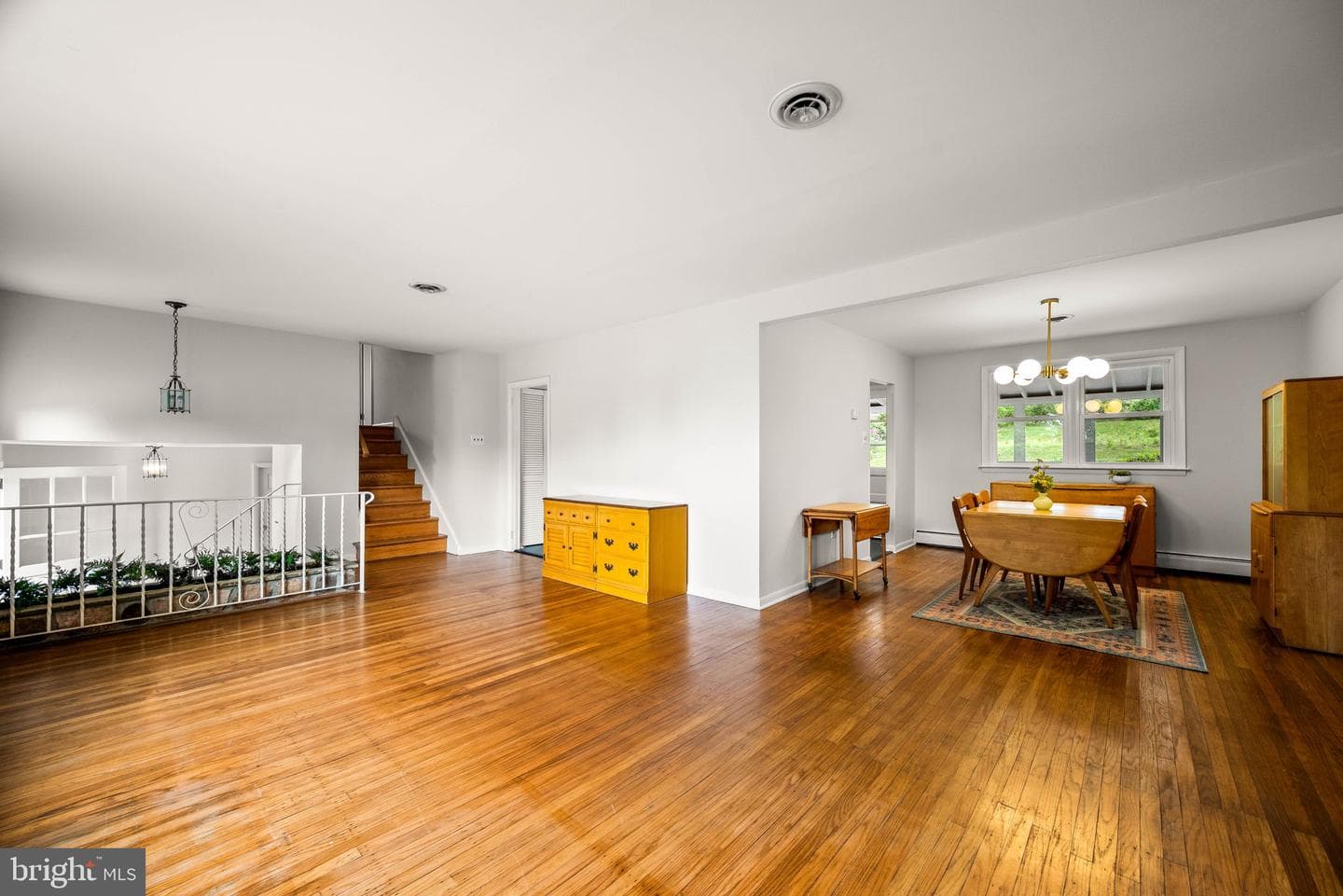 402 Rockland Avenue photo 6