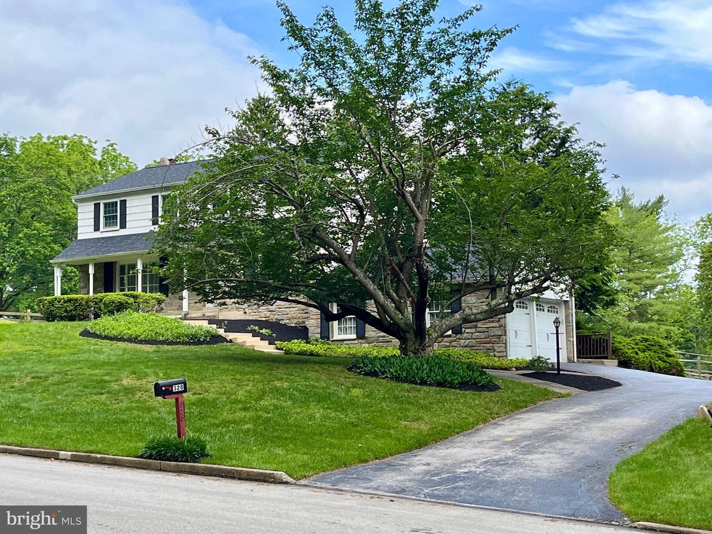 328 Caswallen Drive photo 2