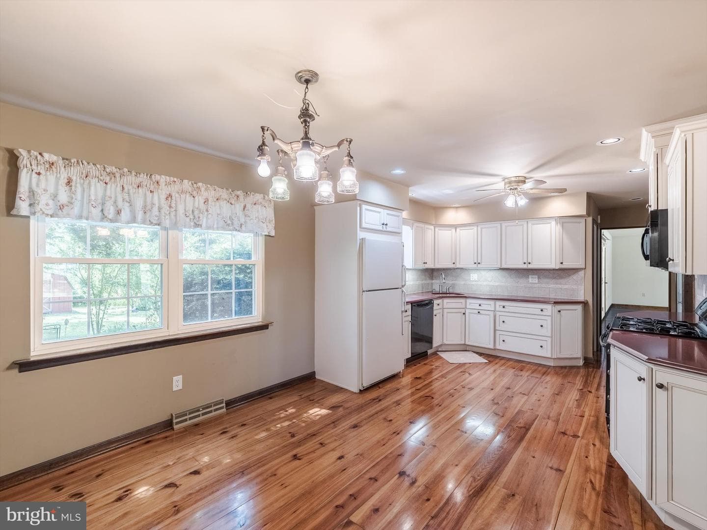240 S Bonsall Road photo 15