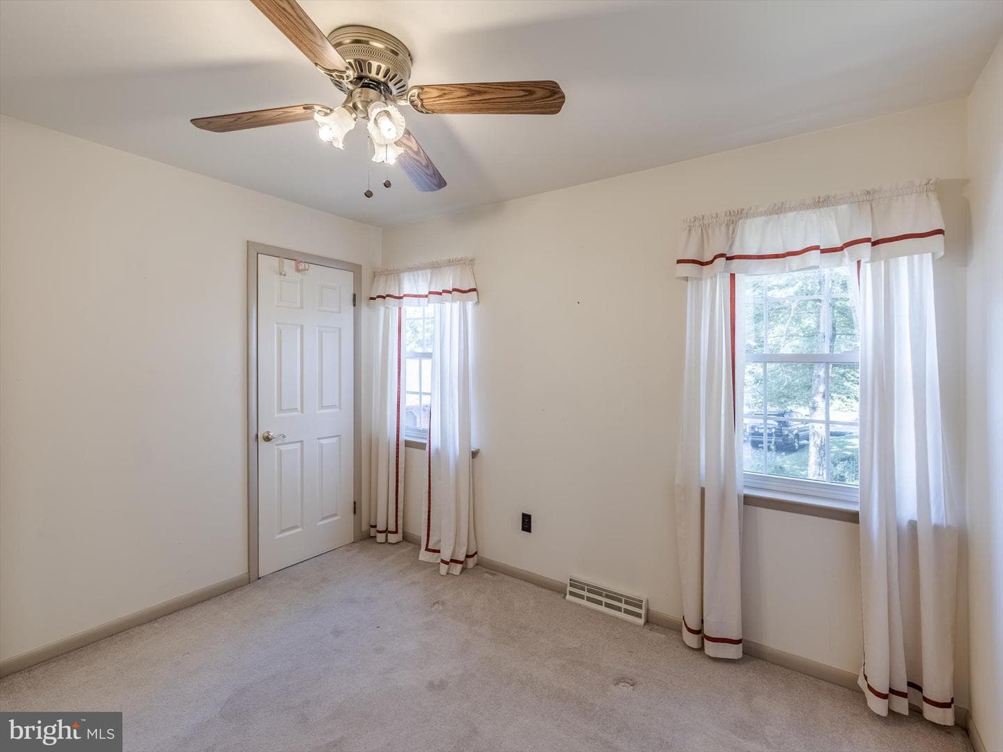 240 S Bonsall Road photo 24