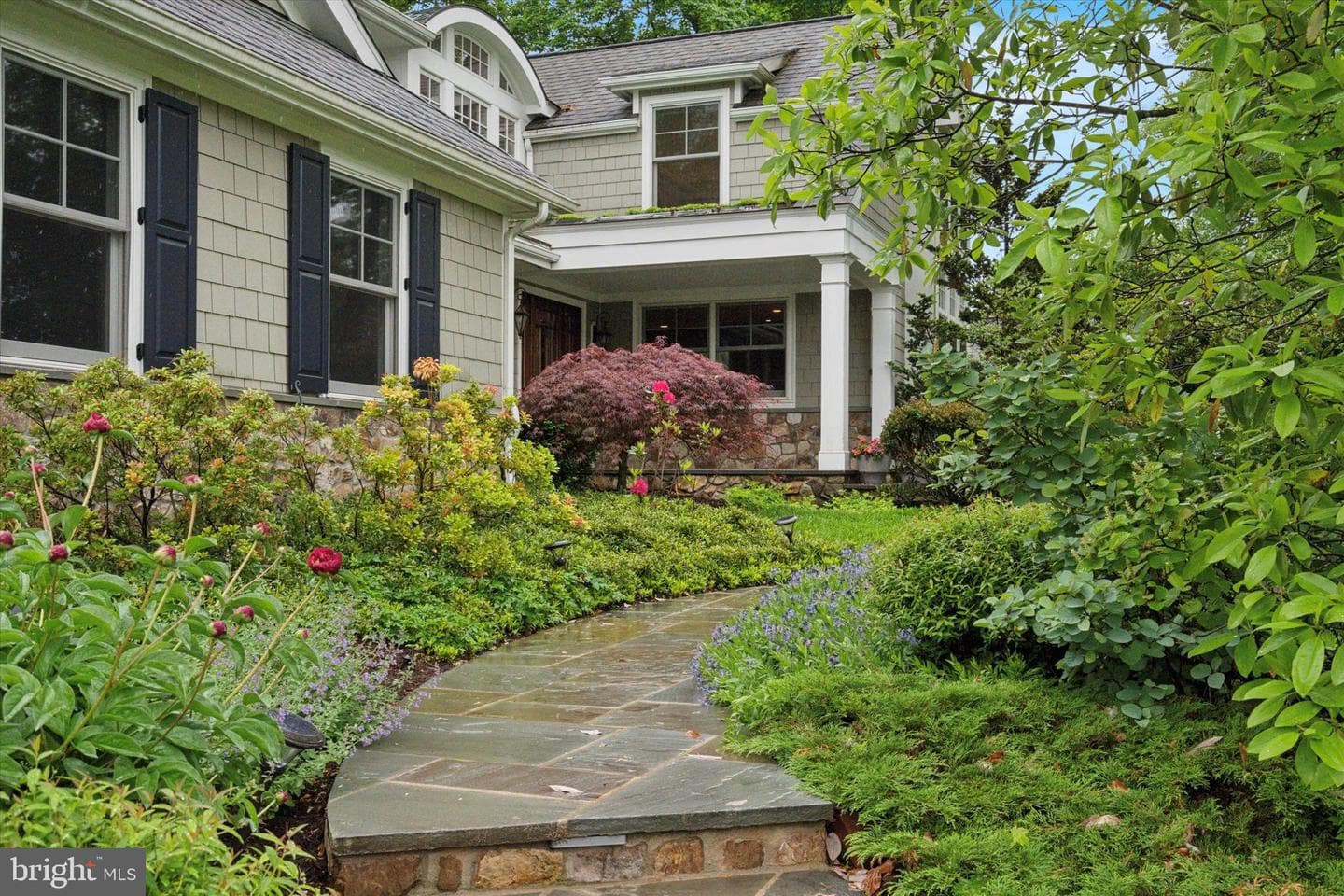 648 Spruce Lane photo 3