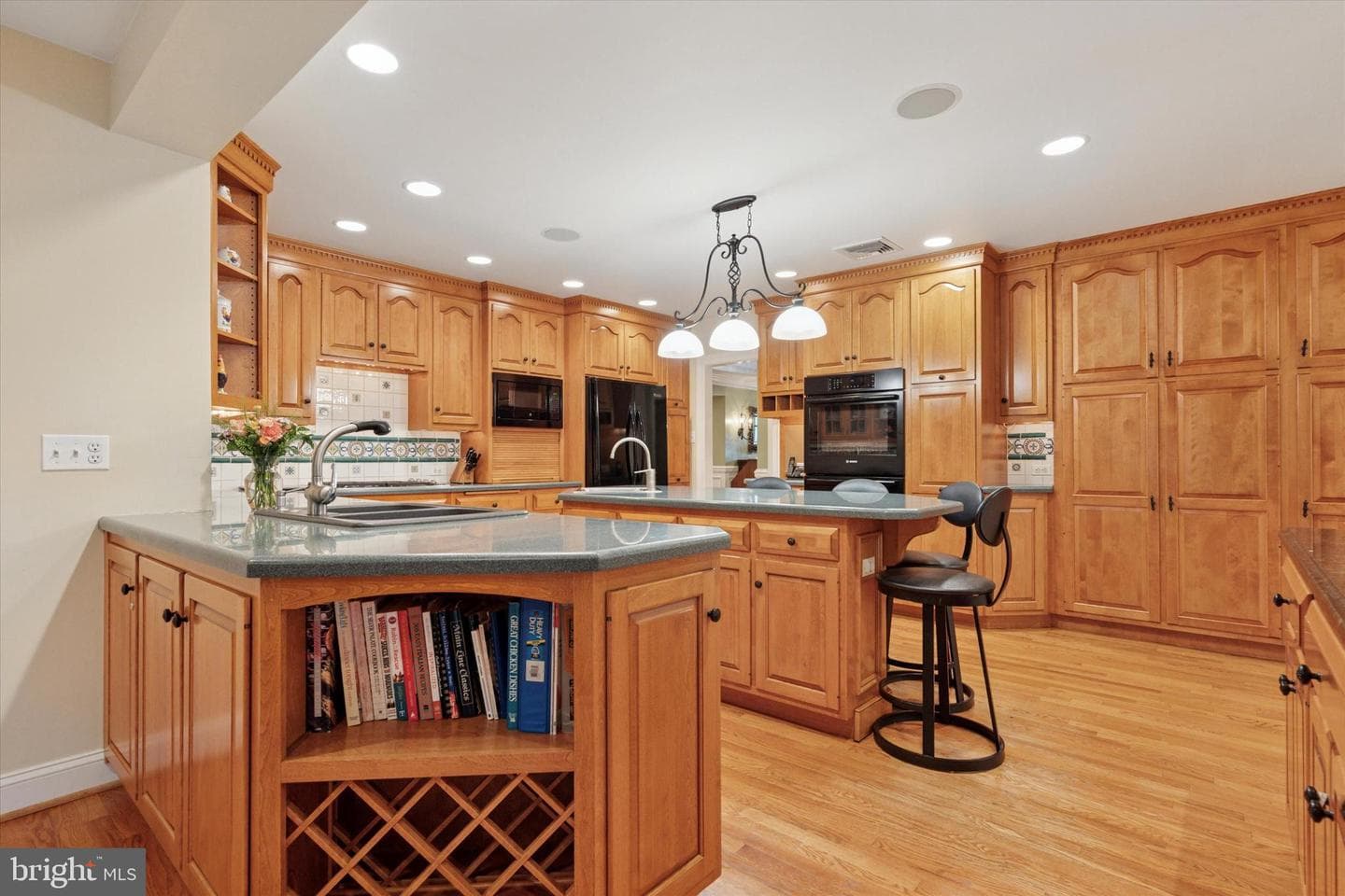 648 Spruce Lane photo 30