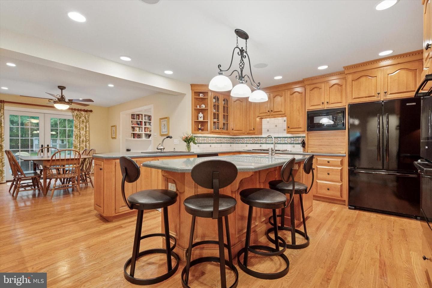 648 Spruce Lane photo 36