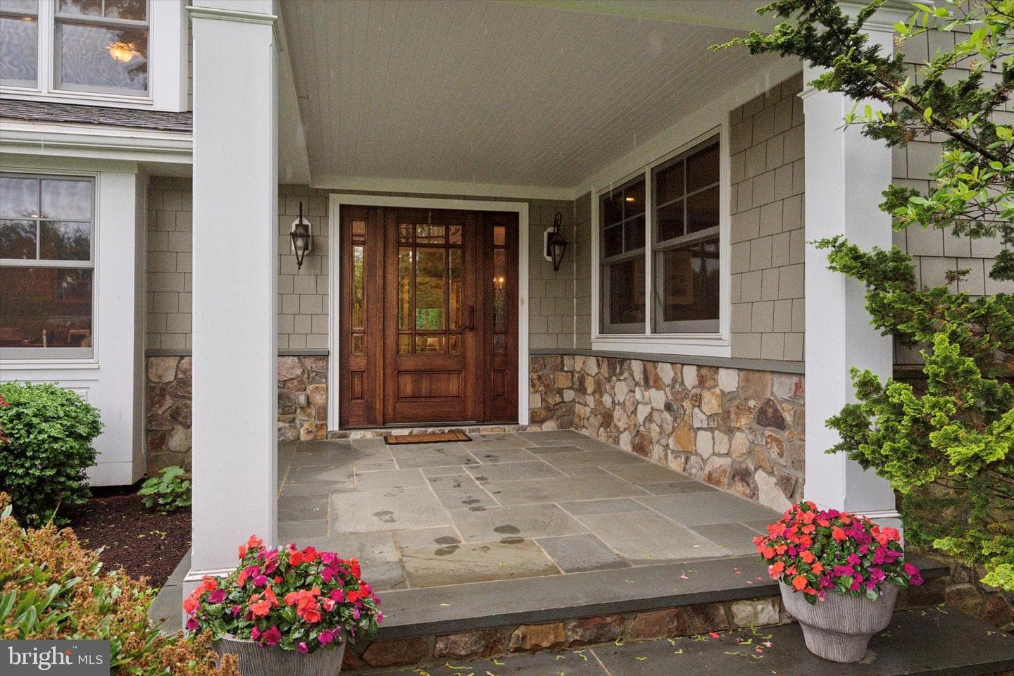 648 Spruce Lane photo 4