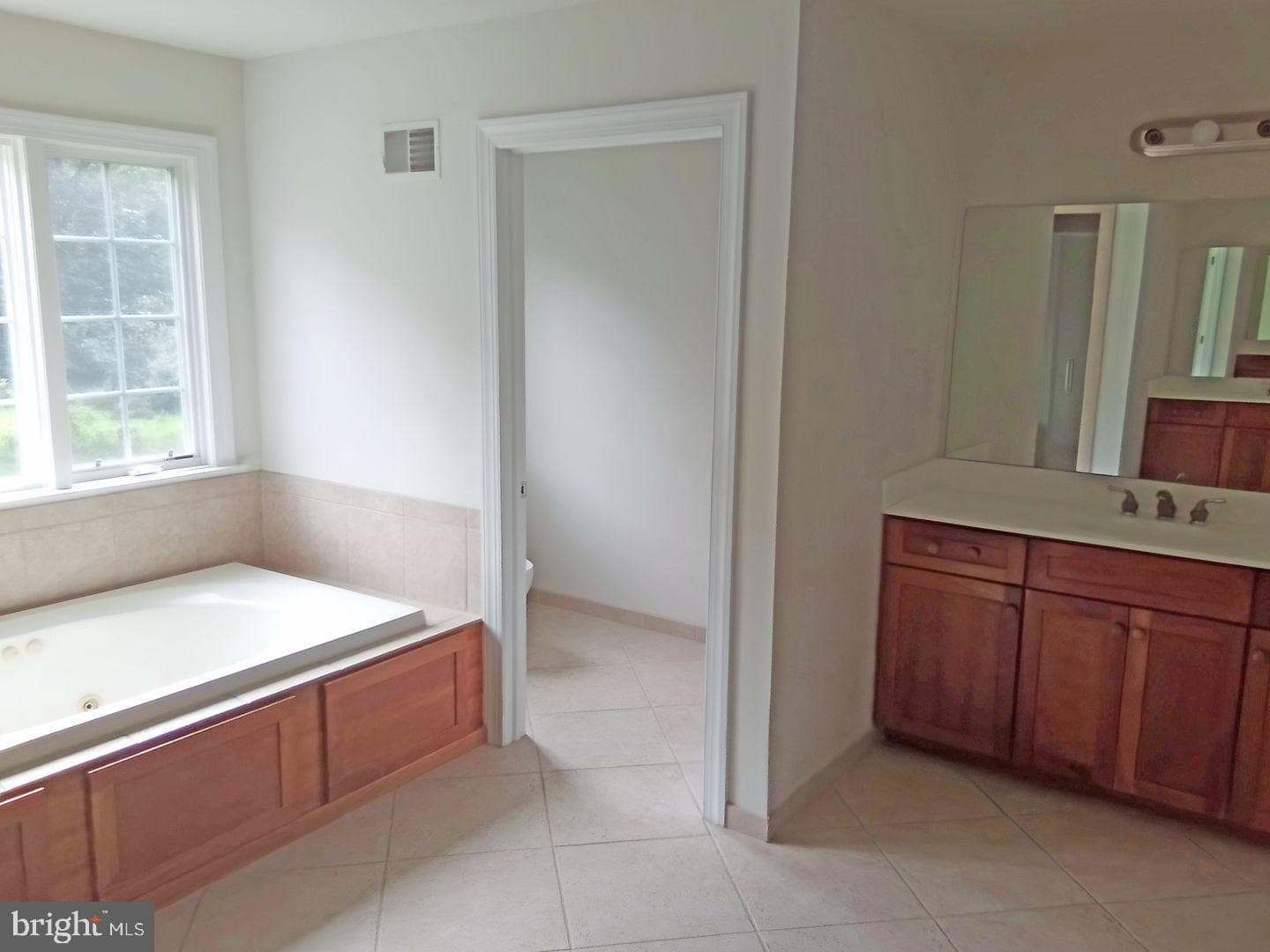 1707 Chantilly Lane photo 11