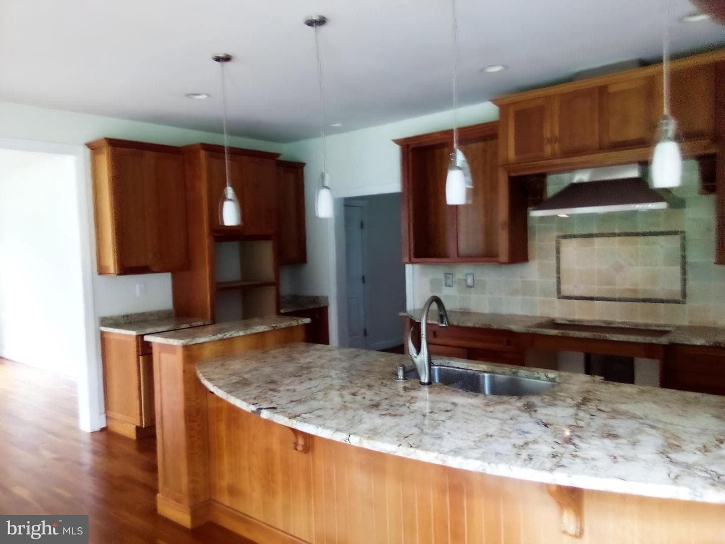 1707 Chantilly Lane photo 2