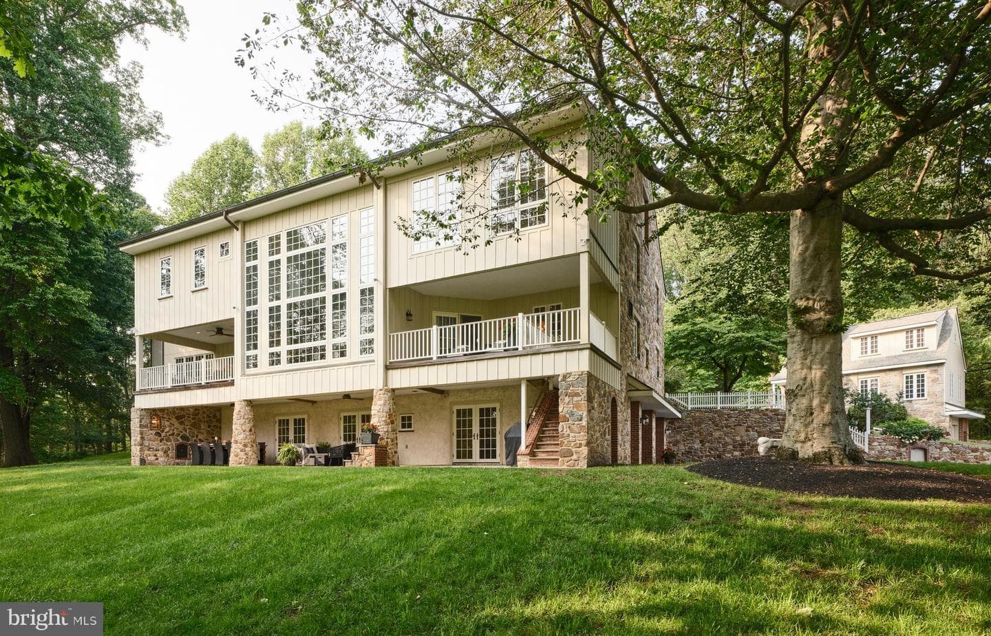 2 Green Lane photo 75