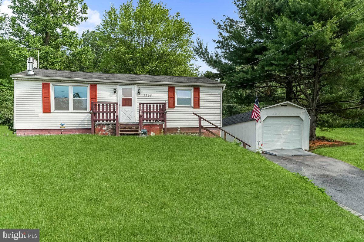 3205 Upper Valley Road photo 2