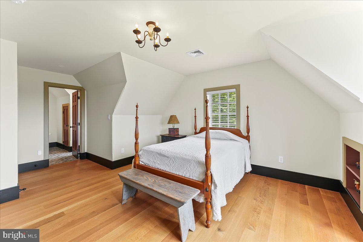 103 Orchard Hill Lane photo 14
