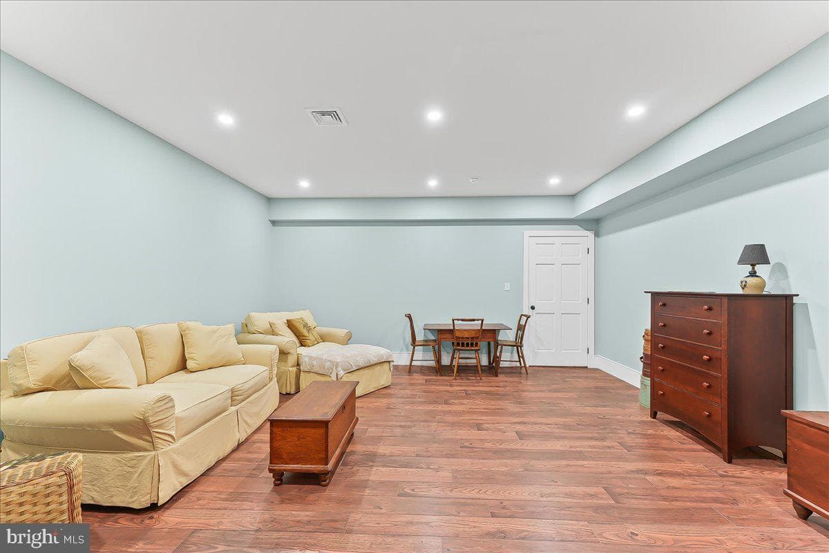 103 Orchard Hill Lane photo 18