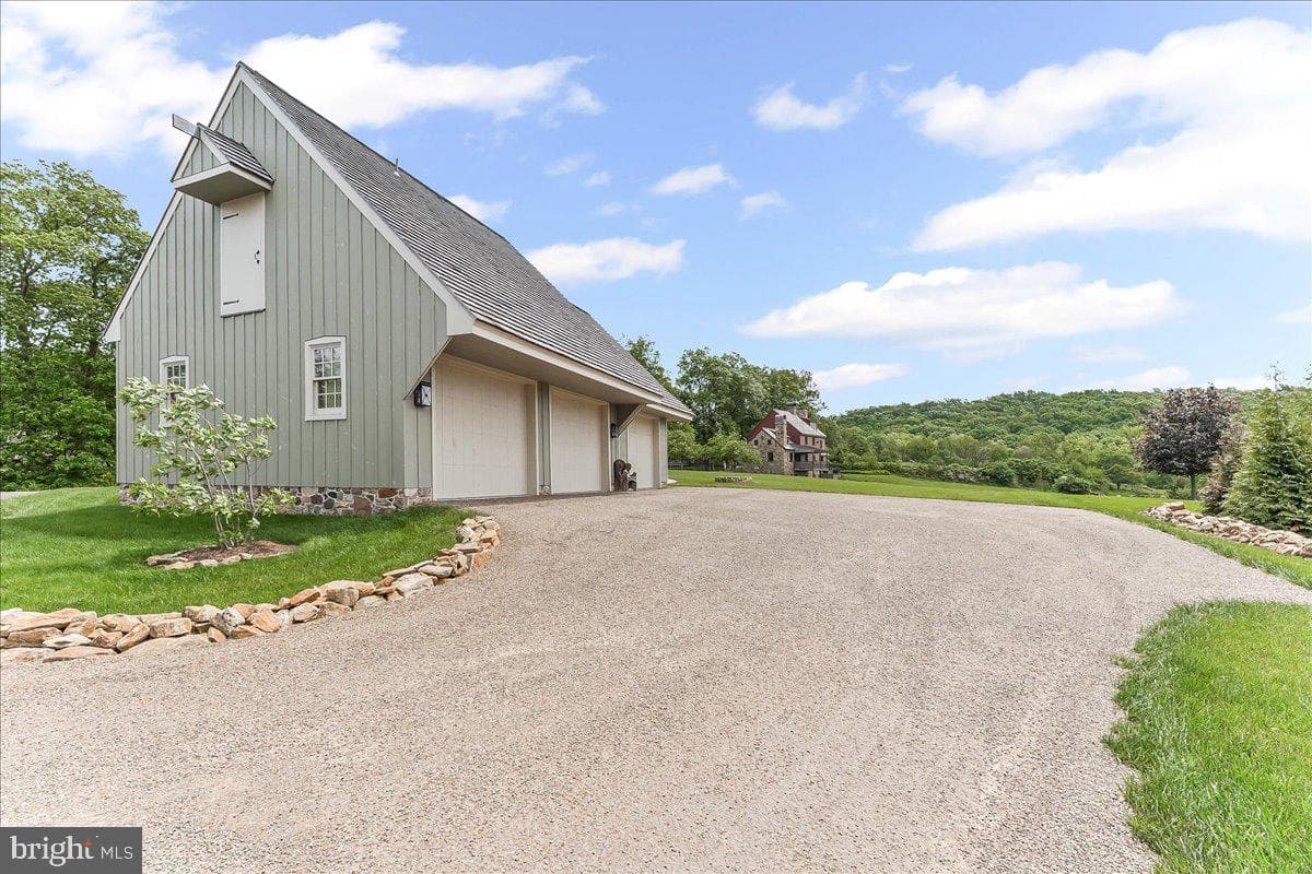 103 Orchard Hill Lane photo 19