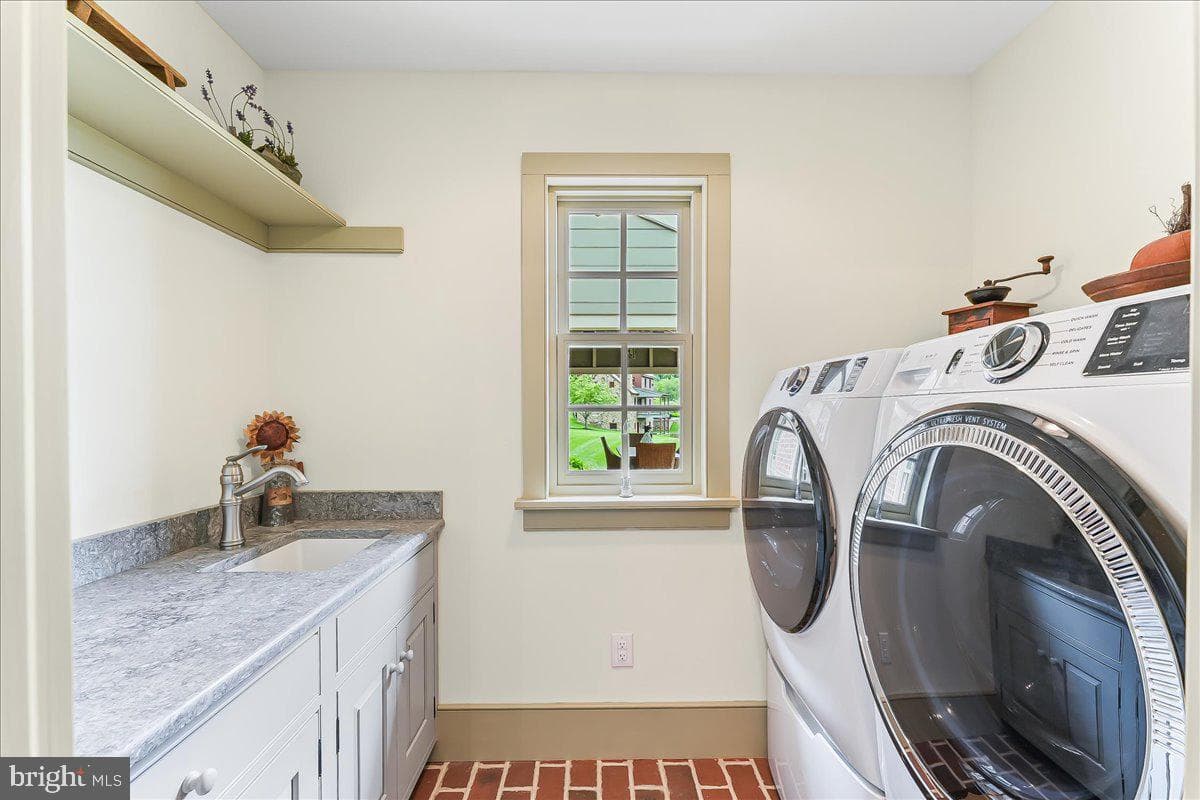 103 Orchard Hill Lane photo 9