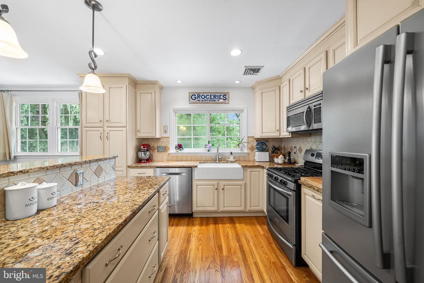 1579 Russell Road photo 7