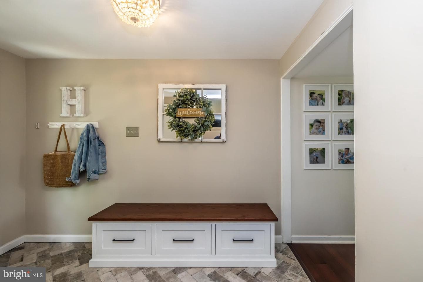 17 Doe Lane photo 4