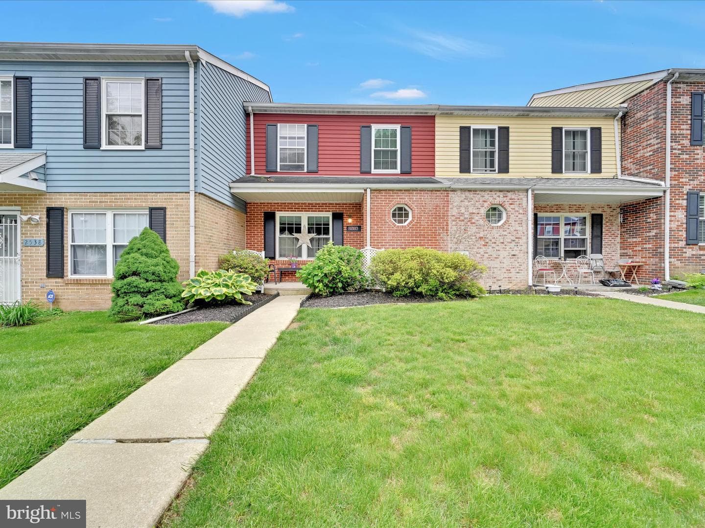 2536 Dupont Street photo 3