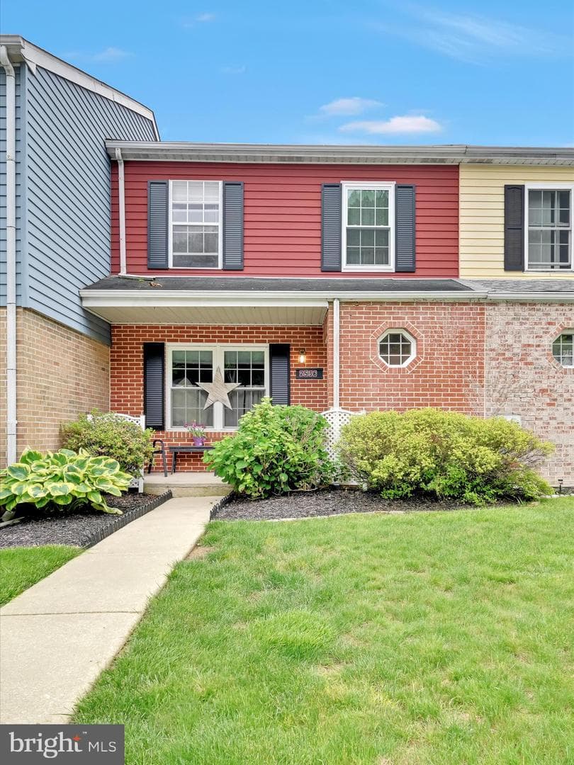 2536 Dupont Street photo 4