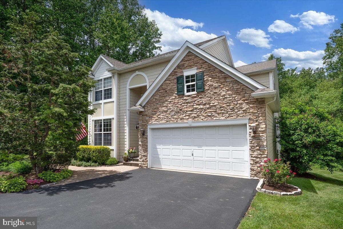 111 Brookline Court photo 1