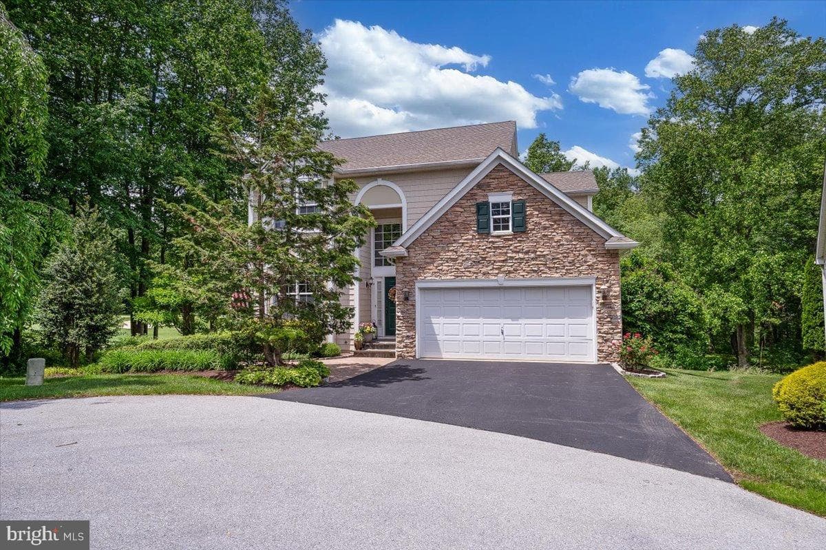 111 Brookline Court photo 41