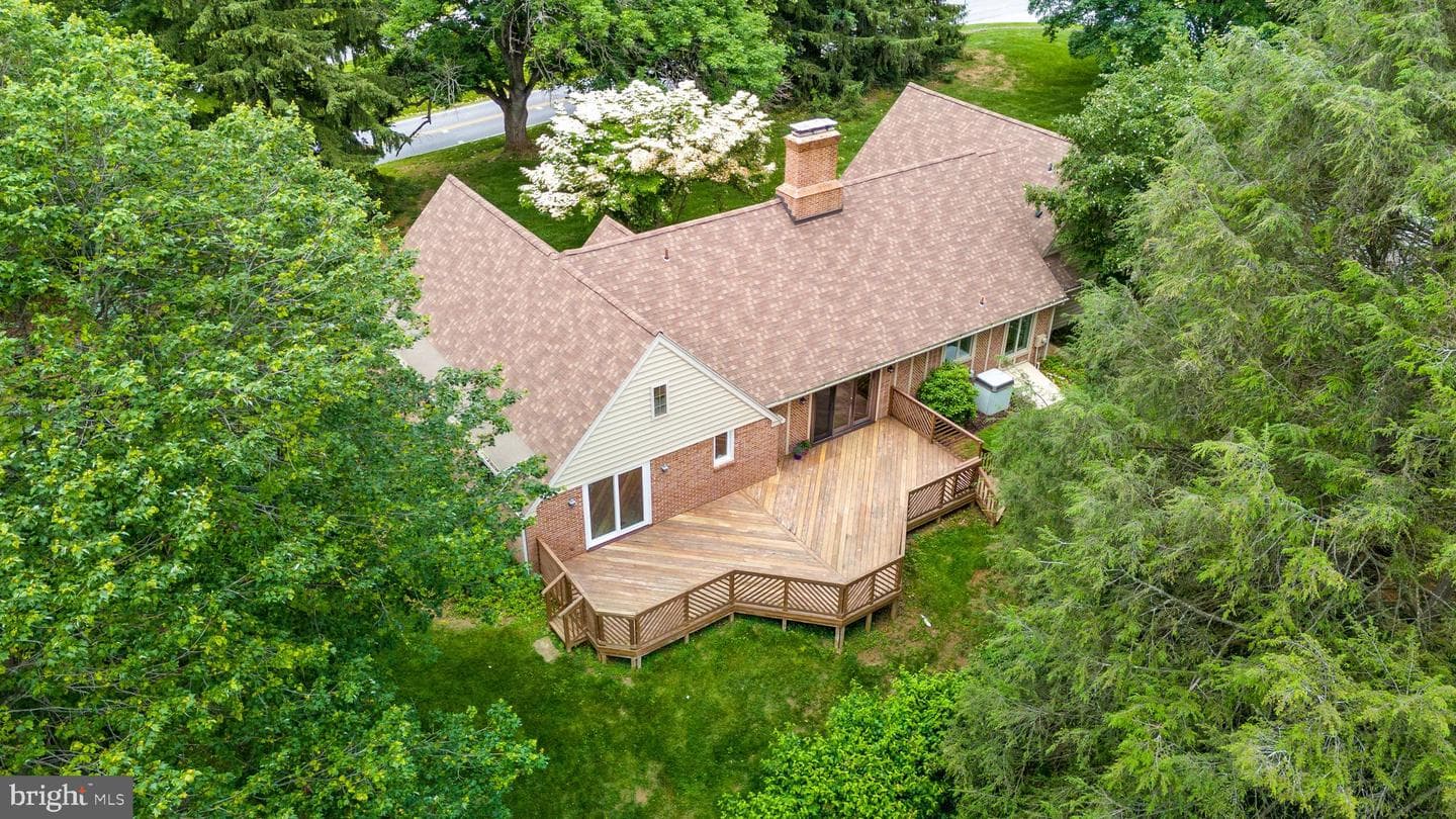200 Mount Bradford Way photo 3