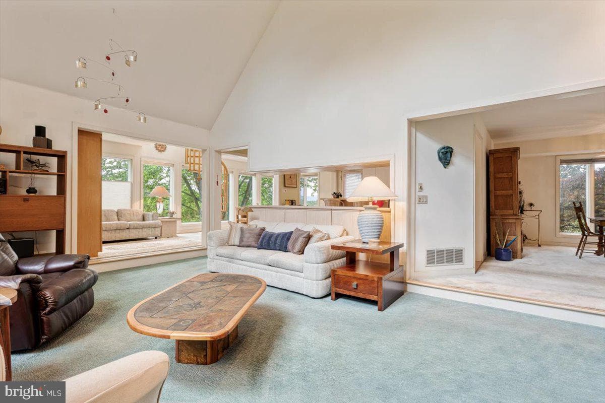 3 White Horse Lane photo 12