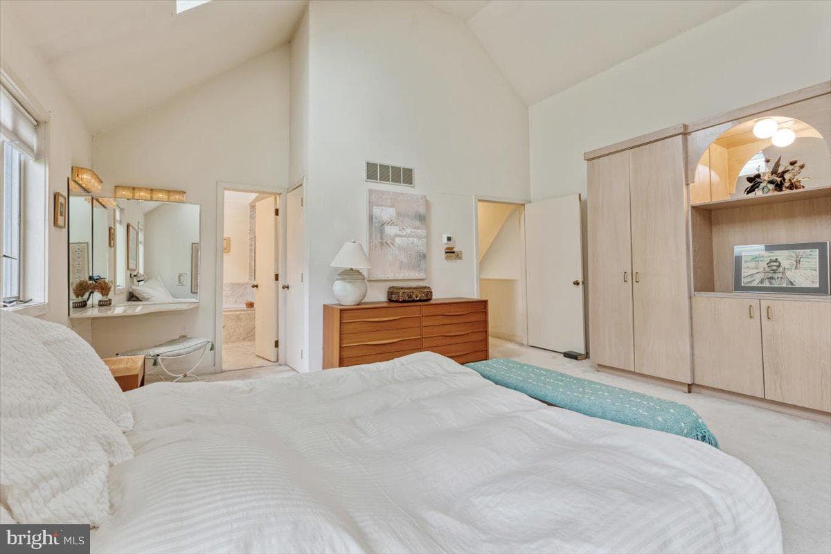 3 White Horse Lane photo 27