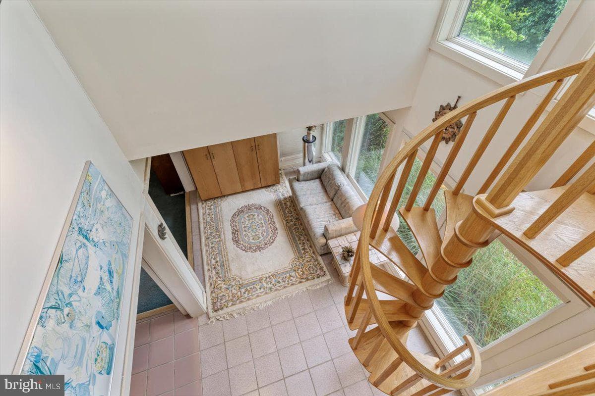 3 White Horse Lane photo 32