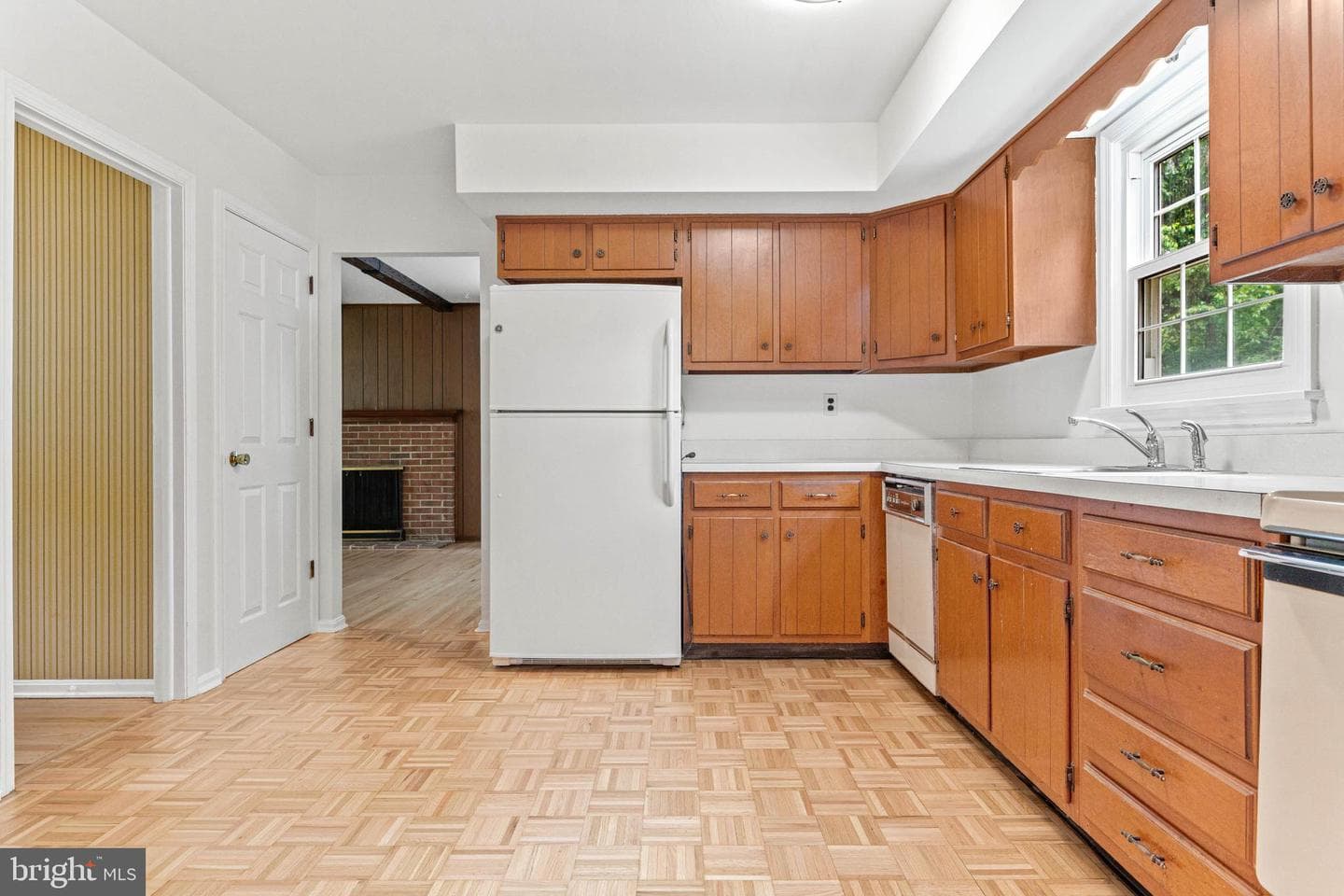 713 Red Maple Drive photo 9