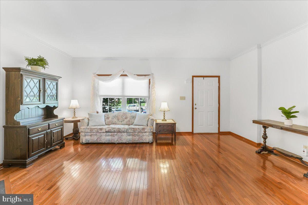 329 Galway Drive photo 3