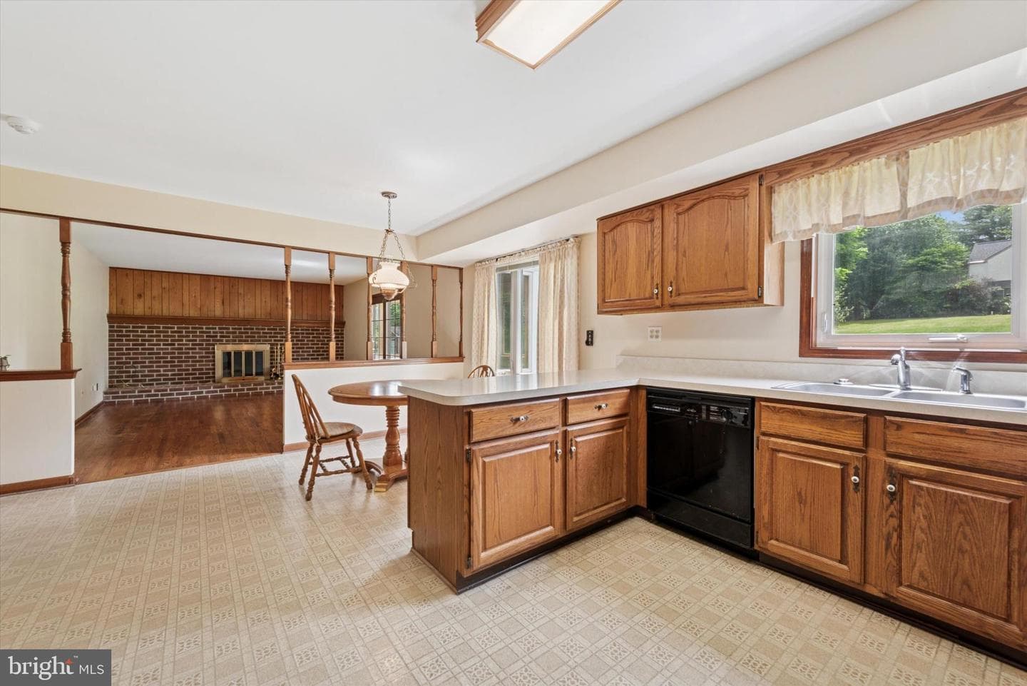 1058 Stable Lane photo 10