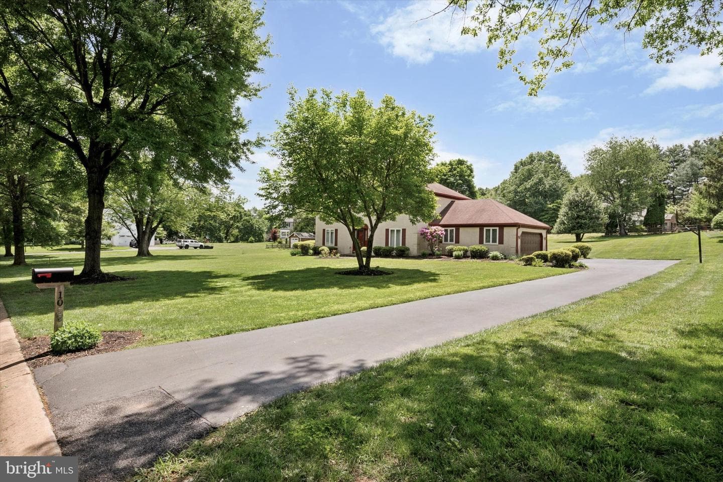 1058 Stable Lane photo 2