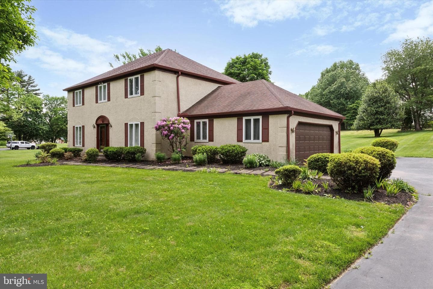 1058 Stable Lane photo 3