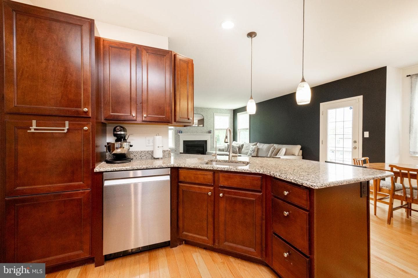 3237 Walnut Street photo 5