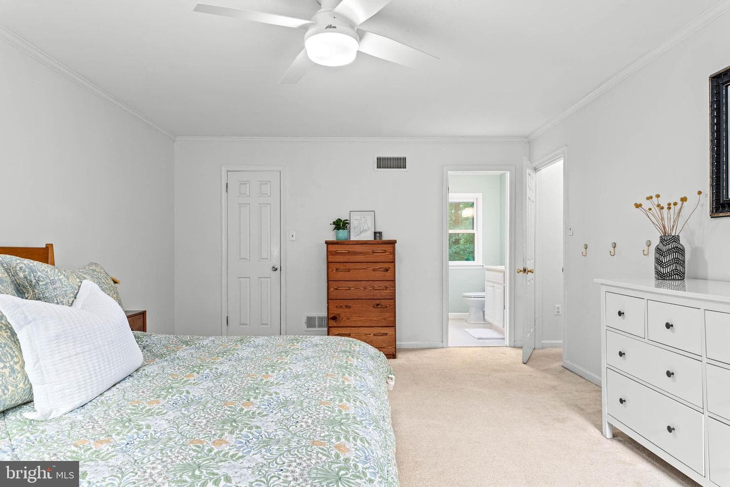 417 Brandham Way photo 21