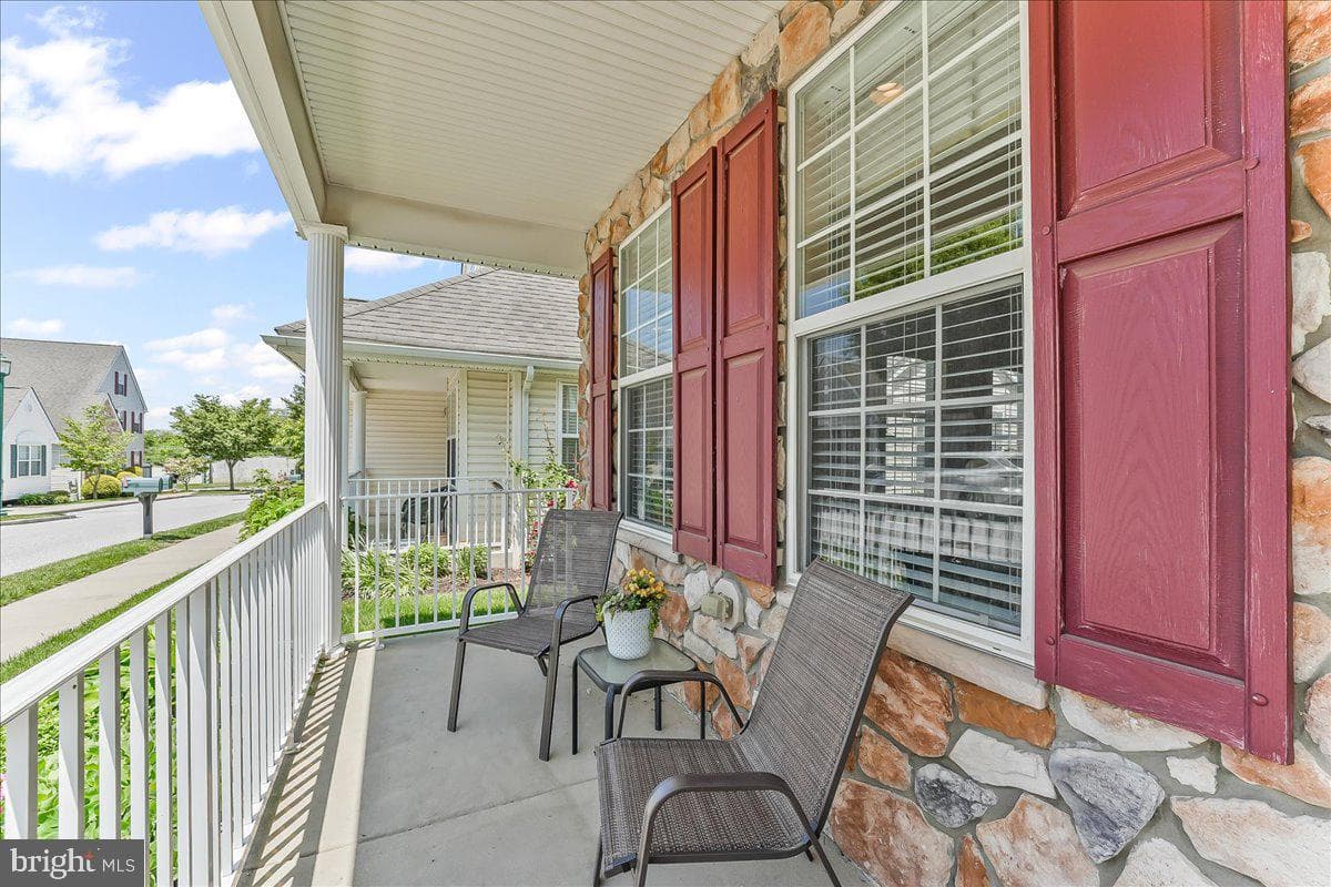 604 Rose Tree Lane photo 2