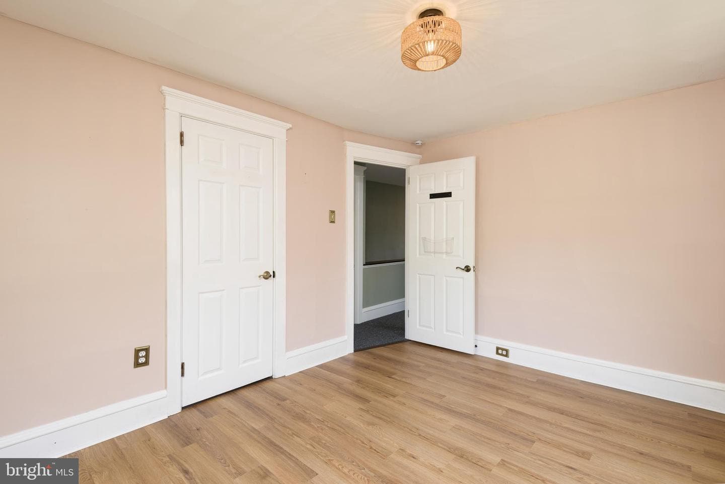 516 E Lancaster Avenue photo 33