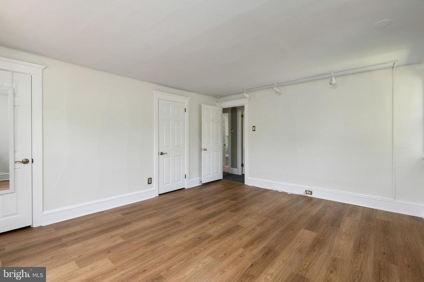 516 E Lancaster Avenue photo 35
