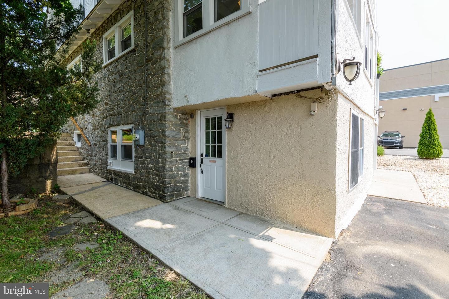 516 E Lancaster Avenue photo 36